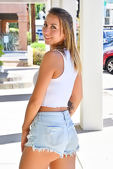 Sexy Chick Macy Stripping