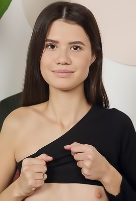 Tall Girl Evelin Elle With Tiny Tits