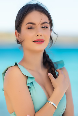 Liz Ocean Tantalizes On The Beach With Whispers Of The Breeze And Bold Moves